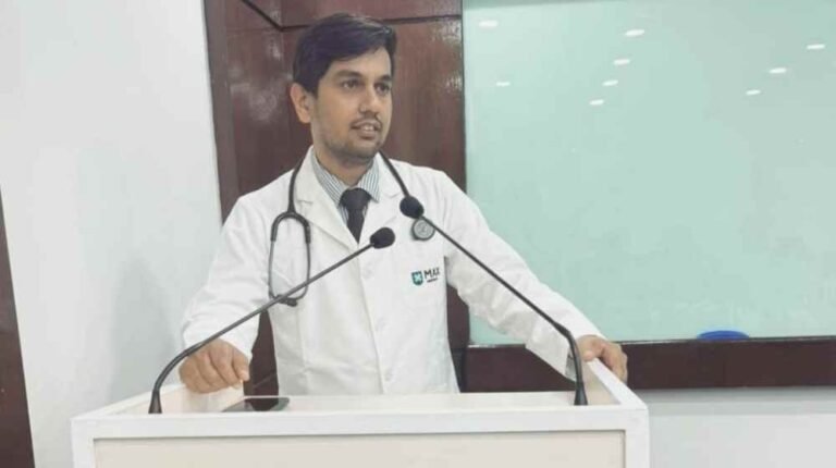 मैक्स अस्पताल देहरादून के डॉक्टर्स ने एडवांस्ड प्रिसीजन कैंसर ट्रीटमेंट क बारे में किया जागरूक